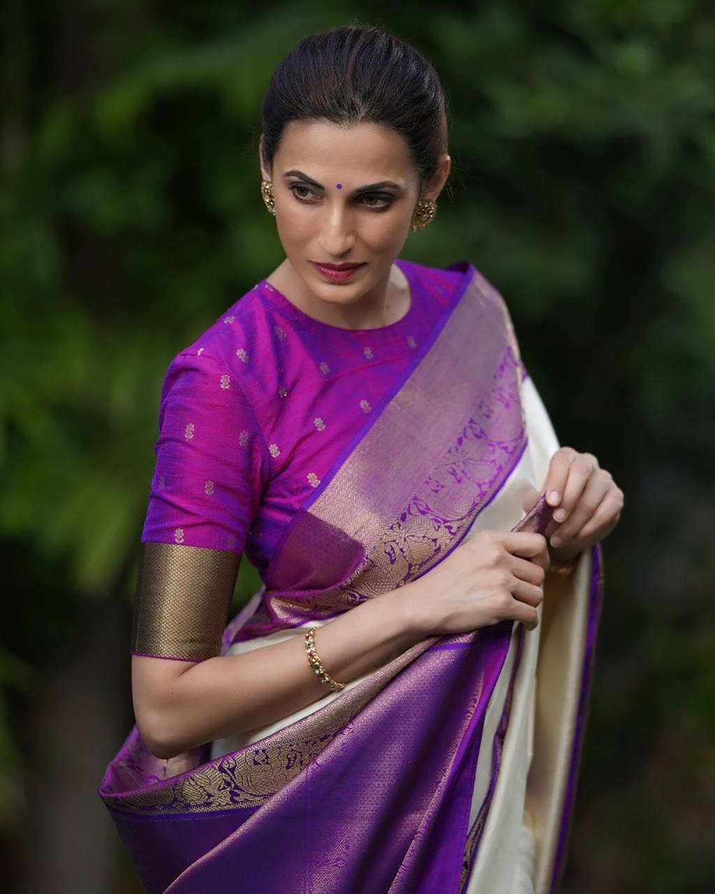 Purple Color Banarasi Saree With Zari Border With Unstiched Blouse Piece For Women