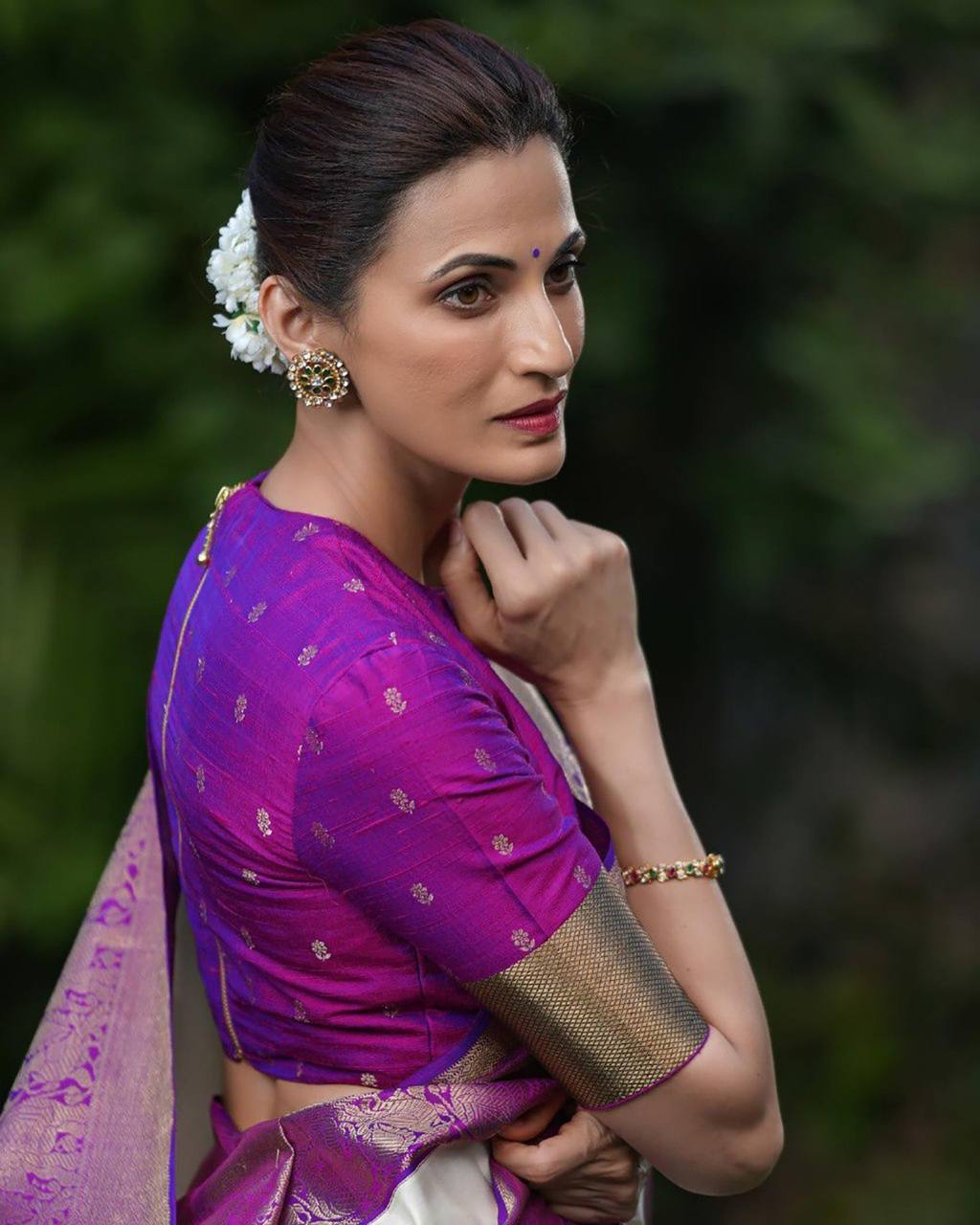 Purple Color Banarasi Saree With Zari Border With Unstiched Blouse Piece For Women