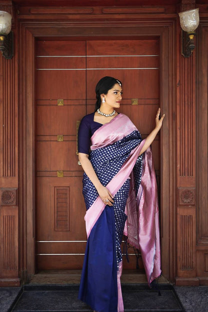 Woven Kanjivaram Jacquard, Pure Silk Saree (Dark Blue)