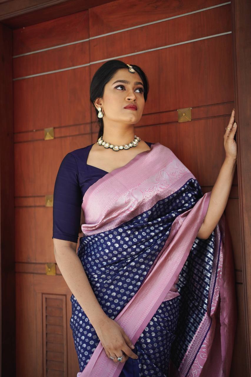 Woven Kanjivaram Jacquard, Pure Silk Saree (Dark Blue)