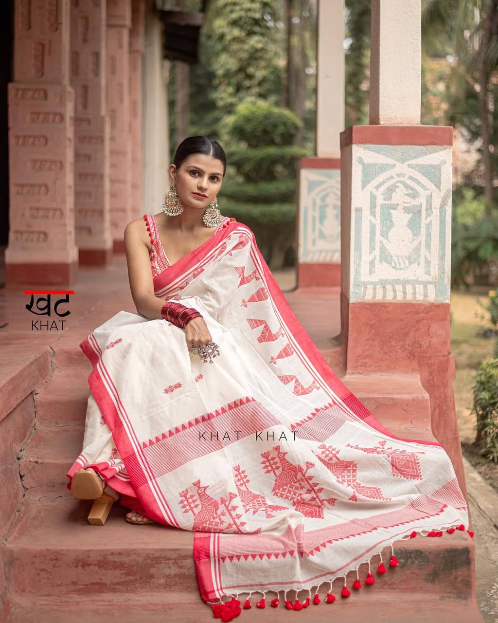 Women's Off White & Red Cotton Handloom Saree with Traditional Tribal Print, Designer Border, Tassel Pallu, Ethnic Casual Wear Saree with Blouse Piece for Wedding & Cultural Events